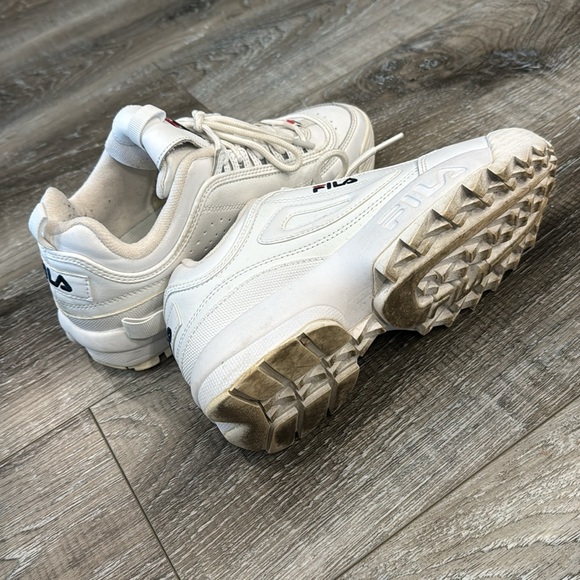 Women’s white fila shoes, size 7.5 - Picture 4 of 5